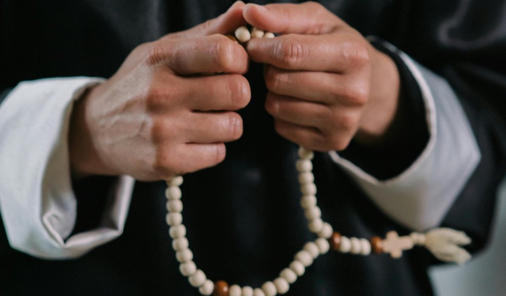 Estremecedor: hallan los restos de una religiosa dentro de una maleta Según la Policía, la religiosa de 58 años falleció aproximadamente en abril del año pasado y fue abandonada en una maleta por otra compañera.