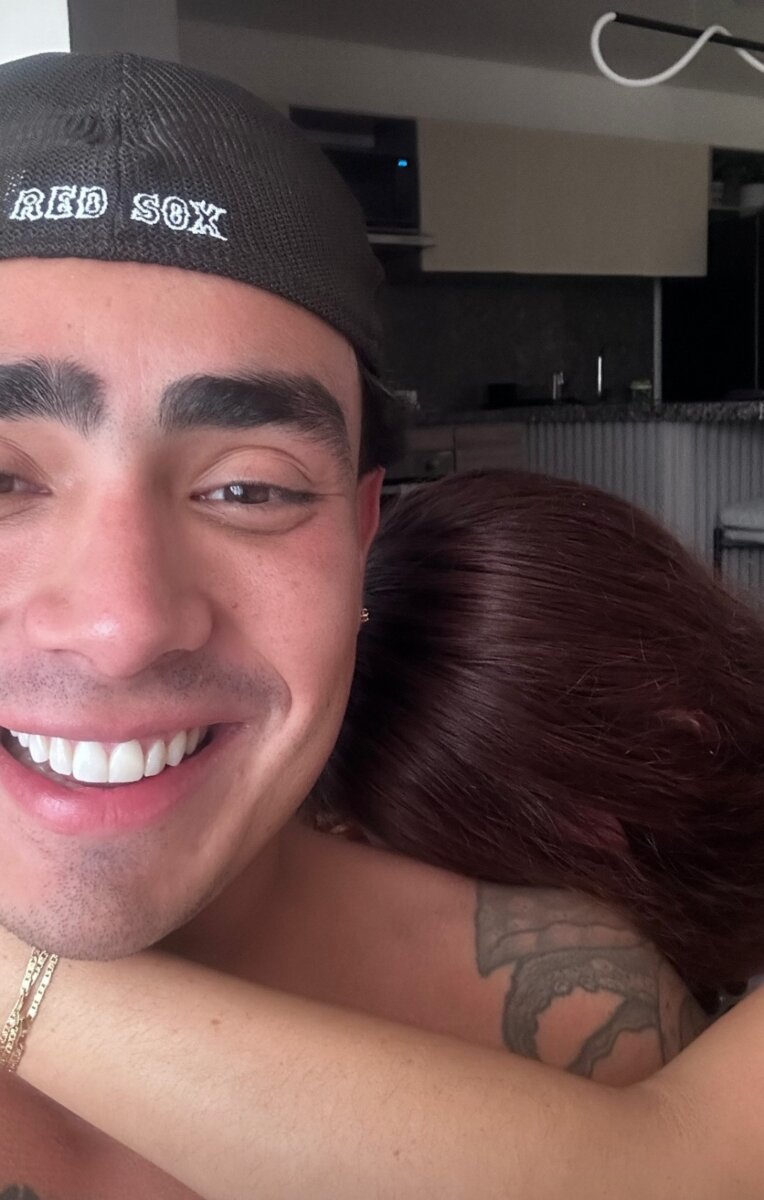 Felipe Saruma, de la mano de un nuevo amor Felipe Saruma reveló por medio de una fotografía quién sería su nuevo amor.