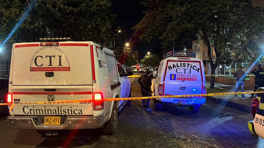 Hombre fue ultimado con arma de fuego en Ciudad Bolívar 9 Hombre fue ultimado con arma de fuego en Ciudad Bolívar Un nuevo sicariato se presentó en la noche de este martes en la localidad de Ciudad Bolívar.