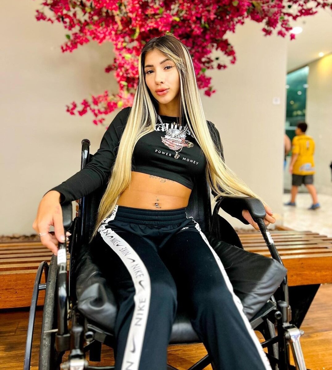 Influencer está al borde de perder los pies por peligroso reto viral 1 Influencer está al borde de perder los pies por peligroso reto viral Tras completar el reto, Thammy Caroline estuvo al borde de perder ambos pies, enfrentando quemaduras de primer grado en el exterior y de segundo grado en el interior.