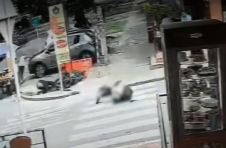Intento de robo a restaurante deja un presunto ladrón muerto y otro herido Los delincuentes se movilizaban en 2 motocicletas; uno de ellos alcanzó a escapar.