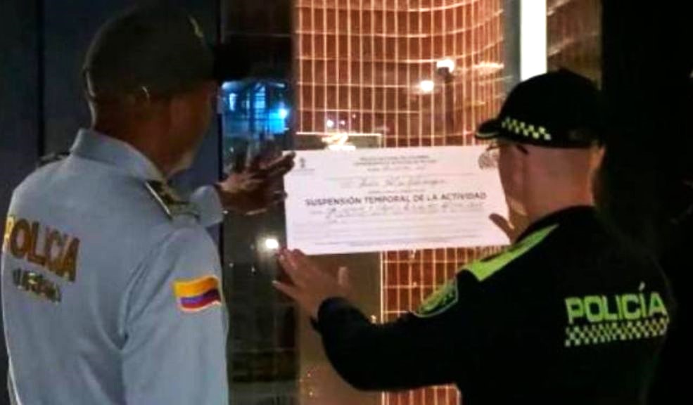Interpol emite circular azul en contra del estadounidense hallado con dos niñas en hotel 1 Interpol emite circular azul en contra del estadounidense hallado con dos niñas en hotel El estadounidense que fue encontrado con dos niñas en el hotel Gotham de Medellín, hecho que representaría un presunto caso de abuso sexual, también estaría siendo investigado por las autoridades norteamericanas.