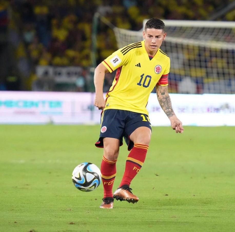 James reveló en qué momento se retiraría del fútbol 1 James reveló en qué momento se retiraría del fútbol #ZonaRosa En medio de una transmisión en Twitch, James mencionó cuando sería su retiro y las razones por las que lo haría. "Aprovéchenme", manifestó.