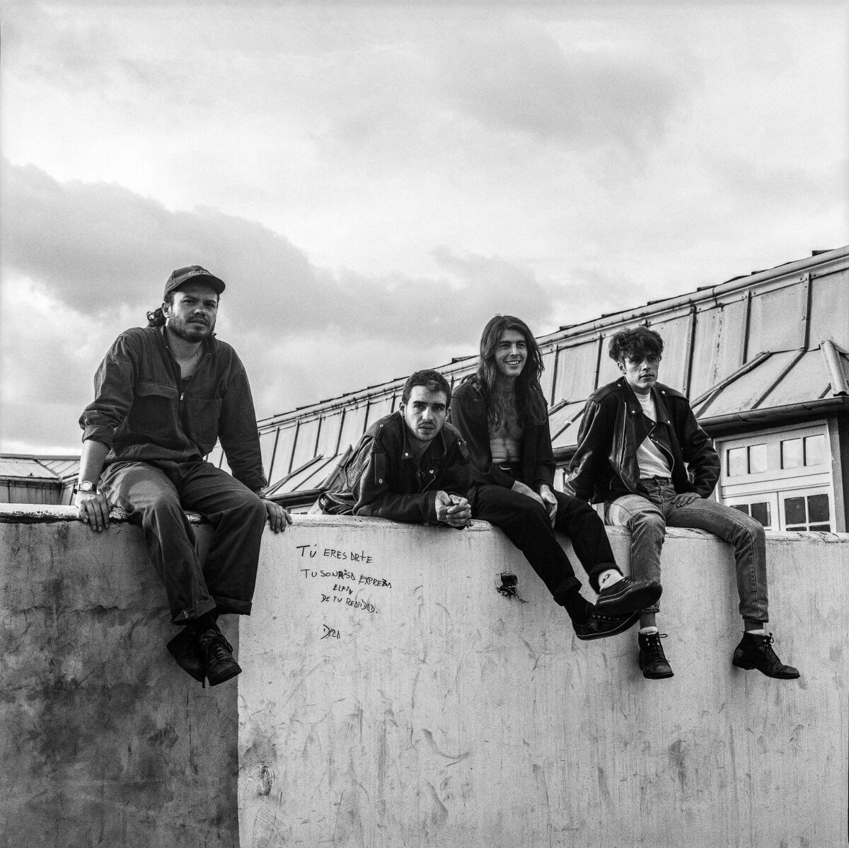 La Derecha, 30 años haciendo historia 3 La Derecha, 30 años haciendo historia Son 30 años de historia los que cumple la icónica banda de rock bogotano. La Derecha le contó a Q'HUBO cómo van a festejar este aniversario.