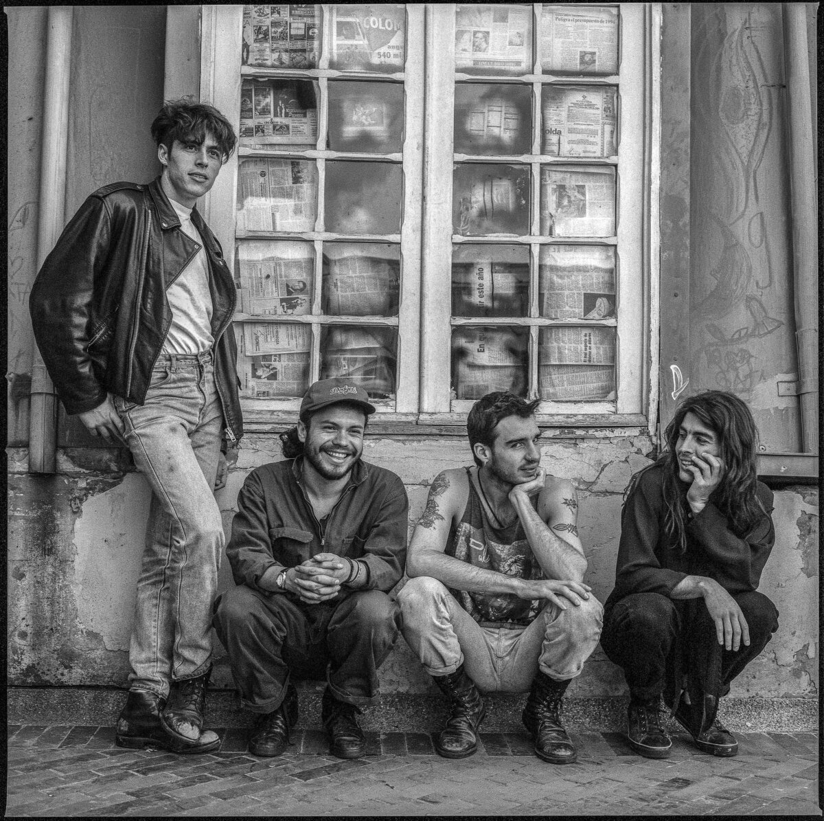 La Derecha, 30 años haciendo historia 2 La Derecha, 30 años haciendo historia Son 30 años de historia los que cumple la icónica banda de rock bogotano. La Derecha le contó a Q'HUBO cómo van a festejar este aniversario.