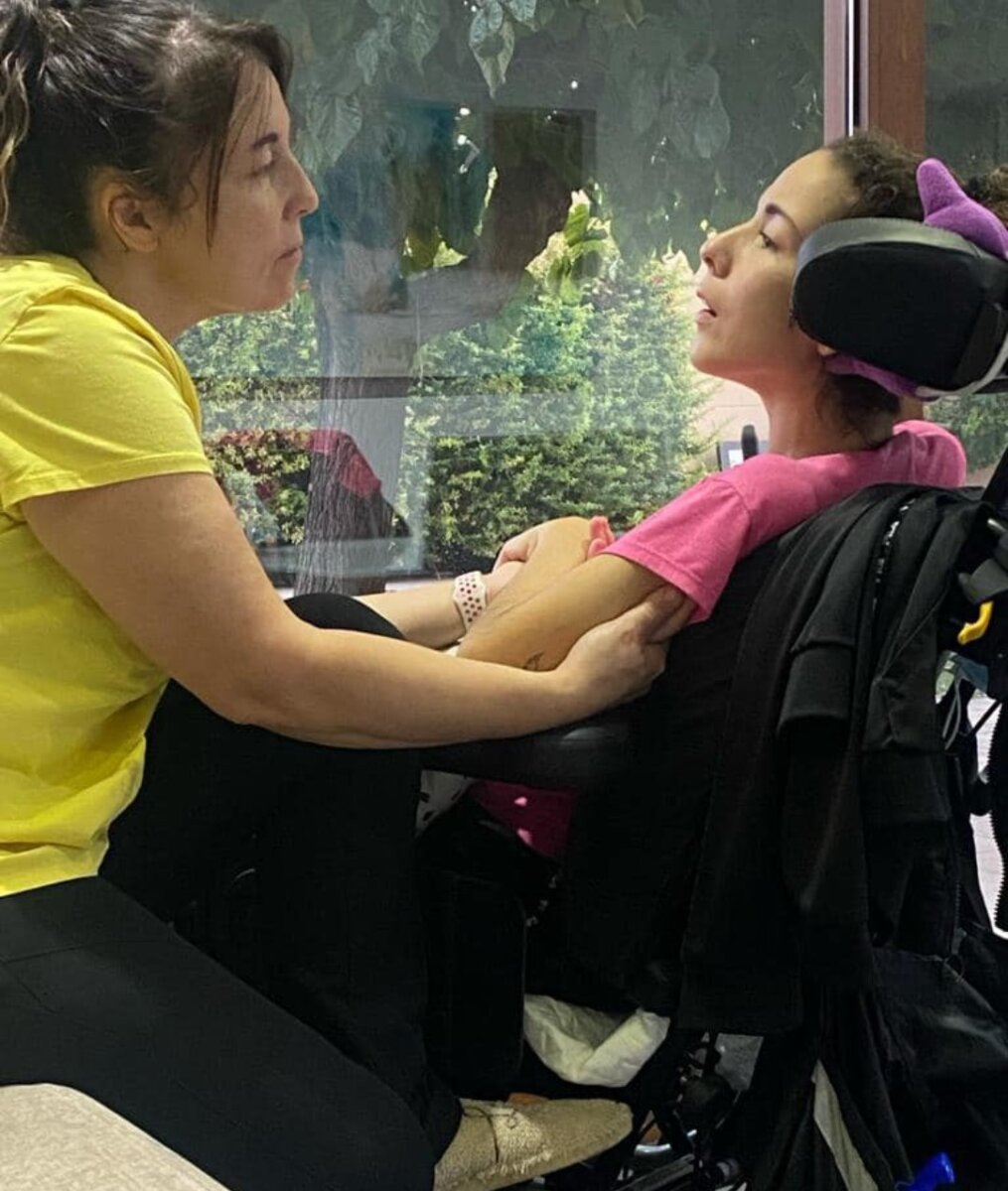 La lucha de Marta: joven que estuvo en coma por beber un batido de proteína La lucha de Marta y sus padres lleva casi dos años. Después de que Marta despertó del coma ya no era la misma, sus habilidades neurológicas habían cambiado.