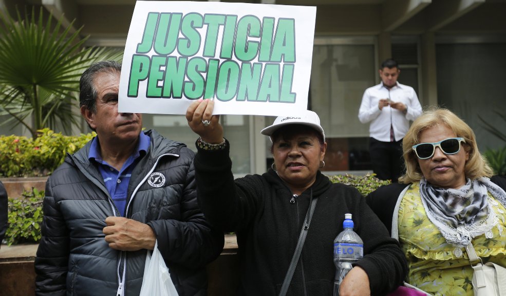 Los 13 puntos que debe saber de la reforma pensional Q’HUBO habló con lectores que hacen parte del gran universo de aportes a pensiones para conocer sus dudas frente a la reforma que se discute en el Congreso.