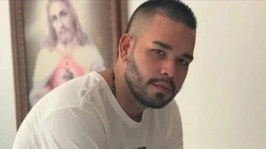 “Los mató el hijo preferido”: detalles del macabro crimen de una pareja de esposos Sus allegados manifestaron que el señalado de este crimen era el hijo favorito de los fallecidos y por quien hicieron todo, no solo para darle las comodidades que necesitara, sino para sacarlo de un crítico problema de adicción a las drogas que sufría.
