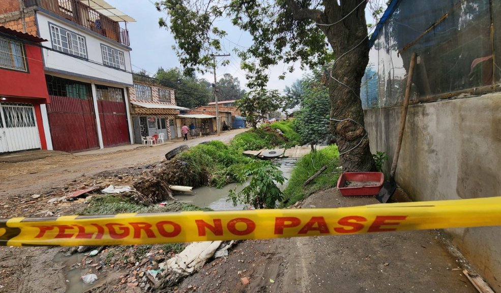 Madrugada mortal en las comunas de Soacha 5 Madrugada mortal en las comunas de Soacha Una jornada fatal se vivió en las comunas del oriente de Soacha, luego de que se encontrara el cadáver de un hombre en el barrio El Barreno de Cazuca.