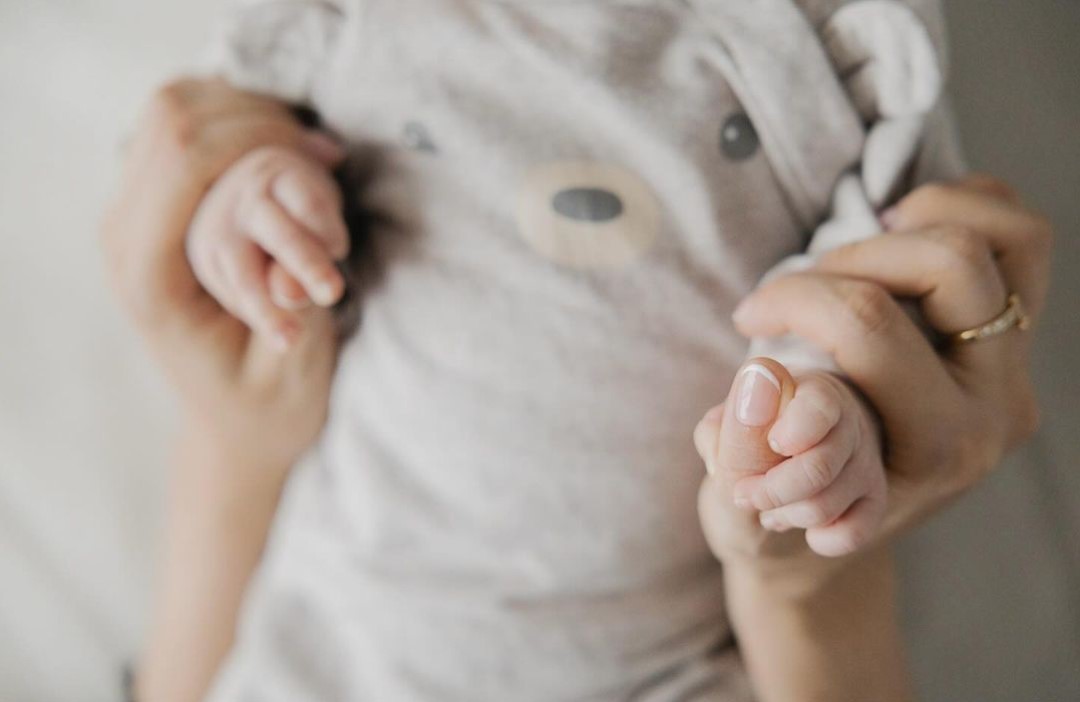 Matías Mier compartió enternecedoras fotos de su bebé El ex de Melissa Martínez apareció junto a su novia y su recién nacido.
