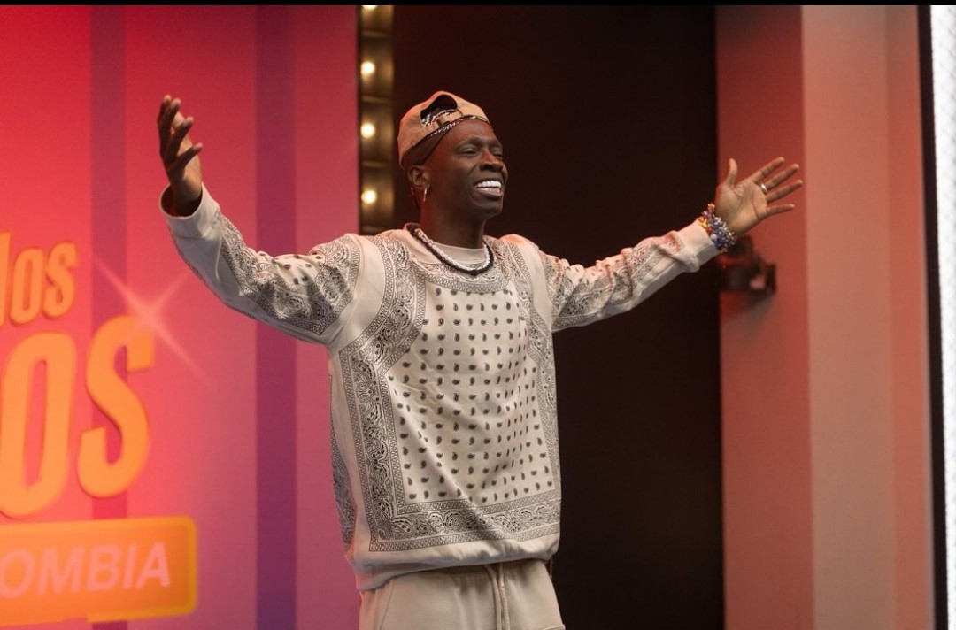 "Me juzgaron por alborotado": Omar Murillo contó cómo se sintió dentro del reality 1 "Me juzgaron por alborotado": Omar Murillo contó cómo se sintió dentro del reality Este domingo 21 de abril, Omar Murillo fue eliminado de 'La Casa de los Famosos'. En conversaciones con Q'HUBO, el actor reveló cómo se sintió dentro del reality y por qué tuvo varios enfrentamientos con Alfredo.