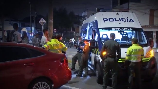 Millonario robo en vivienda de Kennedy Un nuevo hecho de inseguridad tuvo lugar en una vivienda del barrio Mandalay, en la localidad de Kennedy, donde delincuentes se robaron más 100 millones de pesos en joyas y efectivo.