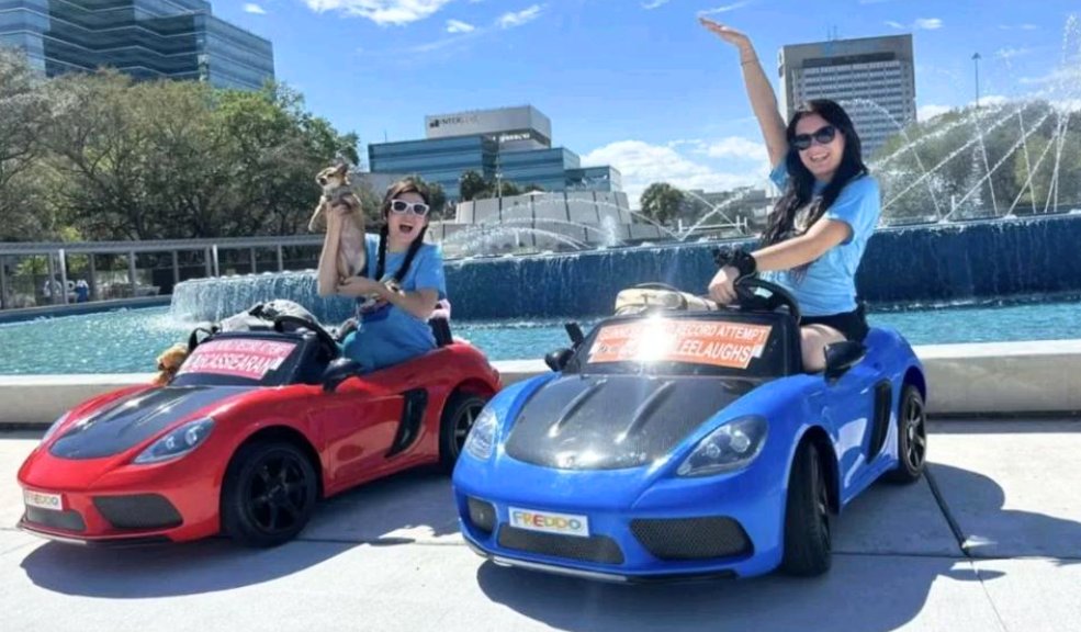 Mujeres recorrieron 410 km en carros de juguete 8 Mujeres recorrieron 410 km en carros de juguete Mujeres buscaban atravesar 800 km en autos de juguete para romper un récord y ayudar a una fundación de animales, aunque no lo lograron hicieron una increíble hazaña.