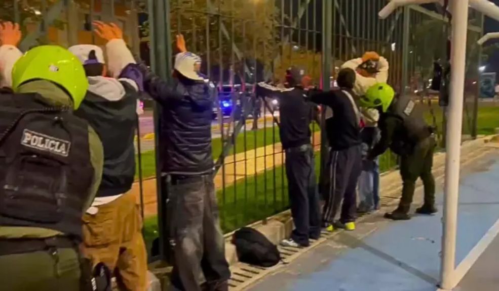 Operativo en Bosa deja dos capturas Durante la noche de este lunes 8 de abril se llevó a cabo un mega operativo en la localidad de Bosa que dejó la captura de dos personas, la incautación de más de 200 dosis de estupefacientes y dos armas de fuego.