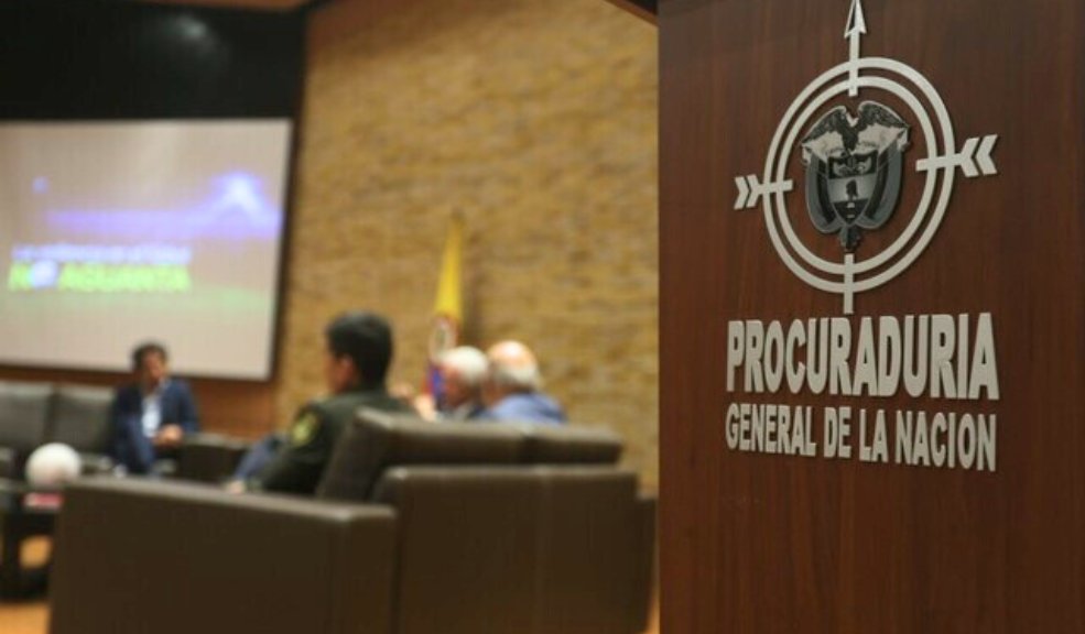 Procuraduría abrió investigación a Supersalud por intervención de Sanitas El superintendente de Salud, Luis Carlos Leal Angarita, será investigado por la Procuraduría por presuntas irregularidades en la intervención administrativa de la EPS Sanitas.