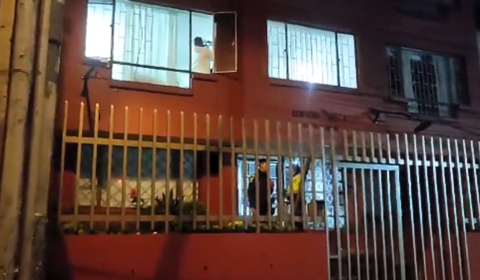 Revelan identidad del hombre hallado muerto en apartamento en Galerías El cuerpo del hombre fue hallado con signos de tortura al interior del apartamento donde residía en el sector de Galerías.