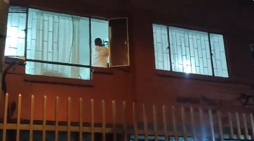 Revelan identidad del hombre hallado muerto en apartamento en Galerías El cuerpo del hombre fue hallado con signos de tortura al interior del apartamento donde residía en el sector de Galerías.