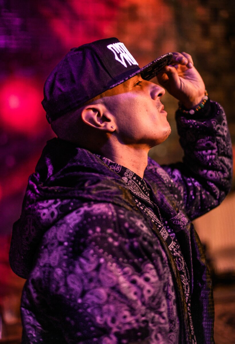 Rocca presentará en Bogotá su nuevo disco, 'Cimarrón' 3 Rocca presentará en Bogotá su nuevo disco, 'Cimarrón' El rapero colombo-francés, Rocca, presentará este sábado, en Bogotá, su más reciente álbum, 'Cimarrón'. Q'HUBO habló con él sobre esta producción, su carrera y la evolución del hip hop colombiano