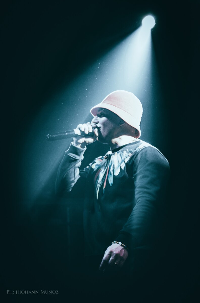 Rocca presentará en Bogotá su nuevo disco, 'Cimarrón' 1 Rocca presentará en Bogotá su nuevo disco, 'Cimarrón' El rapero colombo-francés, Rocca, presentará este sábado, en Bogotá, su más reciente álbum, 'Cimarrón'. Q'HUBO habló con él sobre esta producción, su carrera y la evolución del hip hop colombiano