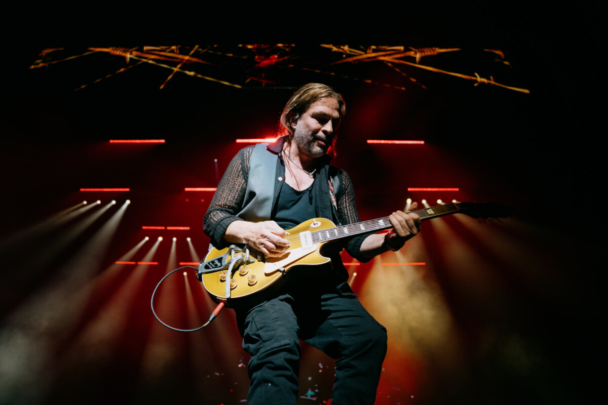 Así se vivió el primer concierto de Maná en Bogotá 1 Así se vivió el primer concierto de Maná en Bogotá La banda mexicana llegó al Movistar Arena la noche de este miércoles para dar su primer concierto de tres fechas.