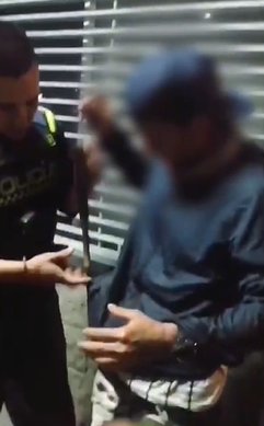 Sujeto fue capturado por robar patinetas eléctricas en Bogotá 1 Sujeto fue capturado por robar patinetas eléctricas en Bogotá En las últimas horas, uniformados de la Policía de Bogotá confirmaron la captura de un joven de nacionalidad extranjera que habría cometido un hurto en el sector de Paloquemao.