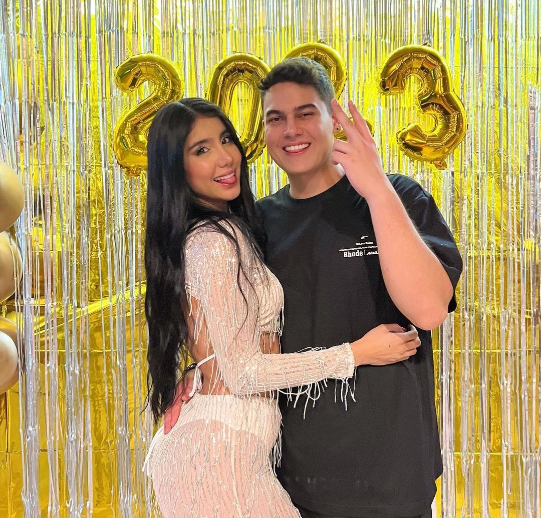 "Terminaron de partir mi corazón": ex de Miguel Bueno reaccionó al beso con Ornella Gracias a un reto del jefe, Miguel Bueno y Ornella Sierra se dieron su primer beso, acto que no le gustó a Carolina Picorios, exnovia del cantante.