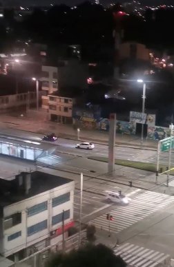 Vecinos denuncian piques ilegales en la 26 2 Vecinos denuncian piques ilegales en la 26 Los ruidos de los motores durante las 'competencias' a altas horas de la noche son de las cosas que más afectan a los vecinos, por lo tanto piden presencia de las autoridades.