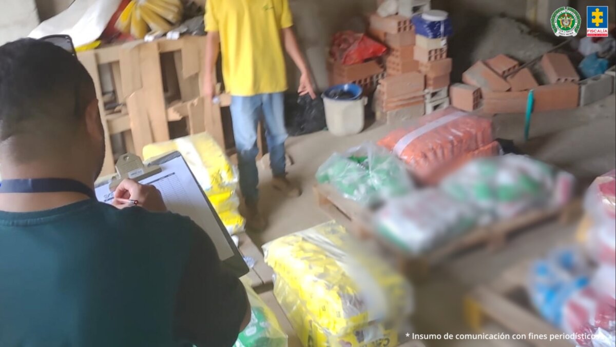 Fiscalía ocupa 32 bienes de alias 'Soya', cabecilla de lavado de activos del 'Clan del Golfo' 1 Fiscalía ocupa 32 bienes de alias 'Soya', cabecilla de lavado de activos del 'Clan del Golfo' La Fiscalía presentó a alias ‘Soya’ ante un juez de control de garantías, imputándole los delitos de lavado de activos y concierto para delinquir.