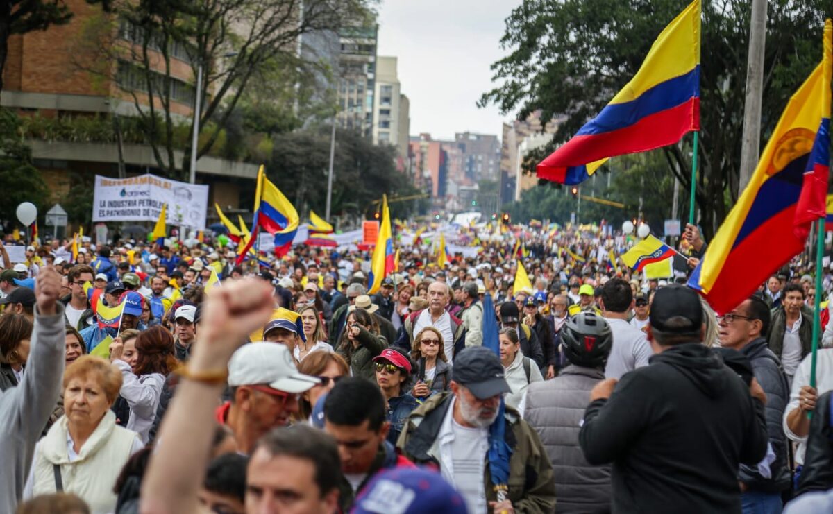 El mensaje del presidente Petro ante las marchas de la oposición de este domingo 1 El mensaje del presidente Petro ante las marchas de la oposición de este domingo Tras las multitudinarias marchas de los opositores del presidente Gustavo Petro, quienes salieron a rechazar el Gobierno Nacional, sus decisiones y las reformas que hacen trámite en el Congreso de la República, el jefe de Estado les envió un mensaje.