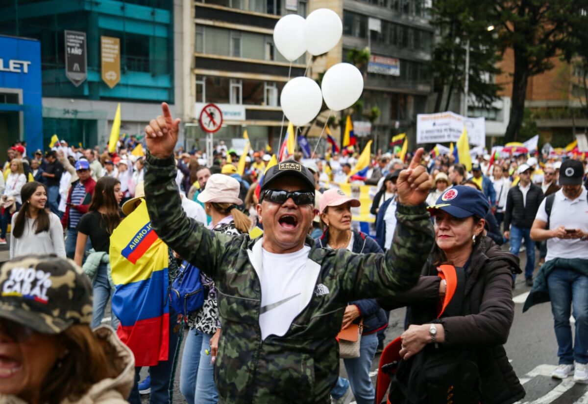 Día cívico en Colombia: ¿qué es por qué no es lo mismo que un festivo? 2 Día cívico en Colombia: ¿qué es por qué no es lo mismo que un festivo? De cara al día cívico que se desarrollará este 18 de marzo en el país, le contamos cuál diferencia hay con el día festivo y si debe o no trabajar.