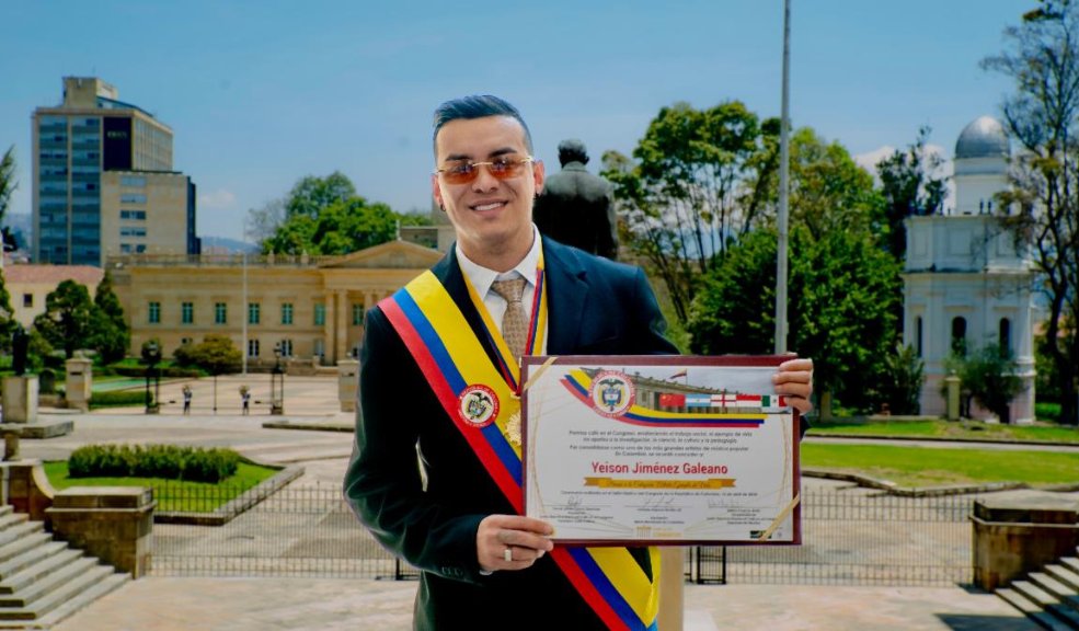 Yeison Jiménez recibe el premio Artista Ejemplo de Vida 5 Yeison Jiménez recibe el premio Artista Ejemplo de Vida El inigualable Yeison Jiménez, ha sido galardonado con el prestigioso Premio Artista Ejemplo de Vida / Personaje del año 2023 por el Congreso.