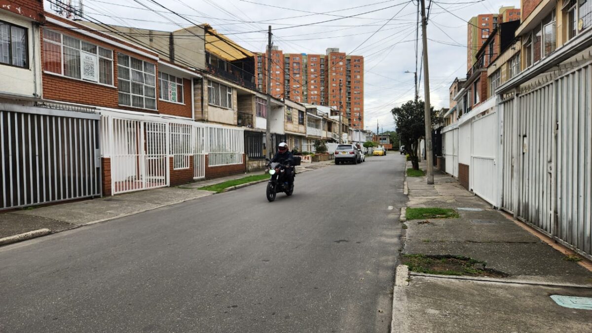 Preocupación por ladrones al acecho en Barrios Unidos 1 Preocupación por ladrones al acecho en Barrios Unidos La comunidad del barrio San Miguel está cansada de los hurtos que se registran casi que a diario, pero lo más preocupante para ellos es la falta de presencia de la Policía y acciones para ponerle un alto a los delincuentes.