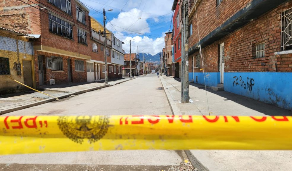 Hombre fue asesinado a bala en Tunjuelito 4 Hombre fue asesinado a bala en Tunjuelito El cuerpo quedó tendido en vía pública del barrio El Carmen, en la localidad de Tunjuelito.