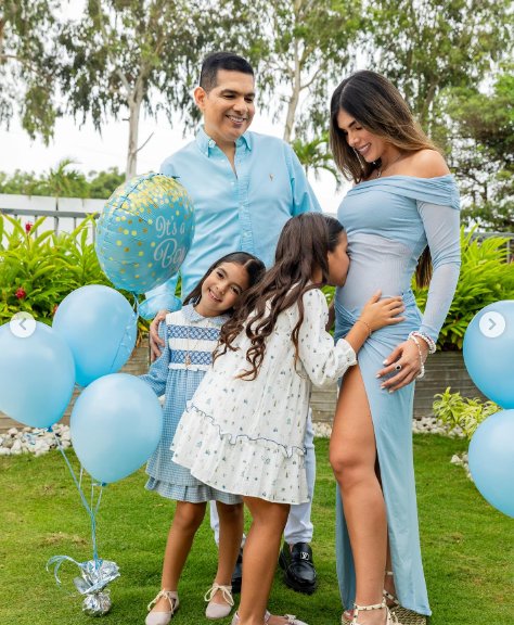 Peter Manjarrés y su esposa esperan su tercer hijo El reconocido cantante de vallenato anunció la noticia que durante semanas generó rumores en redes sociales.