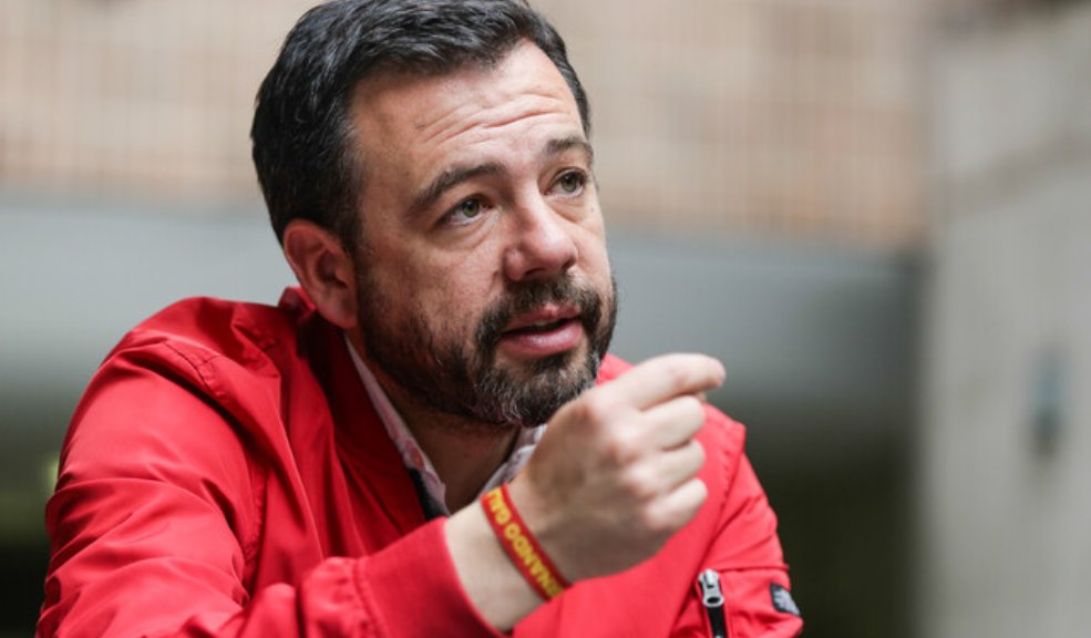 ¡Atención! Alcalde Galán anuncia racionamiento de agua en Bogotá 10 ¡Atención! Alcalde Galán anuncia racionamiento de agua en Bogotá El alcalde Carlos Galán anunció racionamiento de agua en la capital debido al bajo nivel del líquido vital en los embalses.