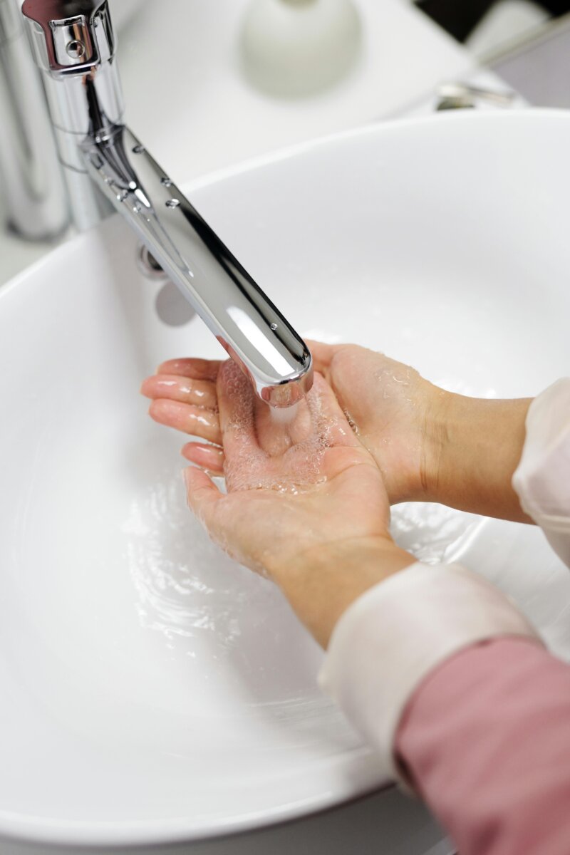 ¡Atención! Alcalde Galán anuncia racionamiento de agua en Bogotá El alcalde Carlos Galán anunció racionamiento de agua en la capital debido al bajo nivel del líquido vital en los embalses.