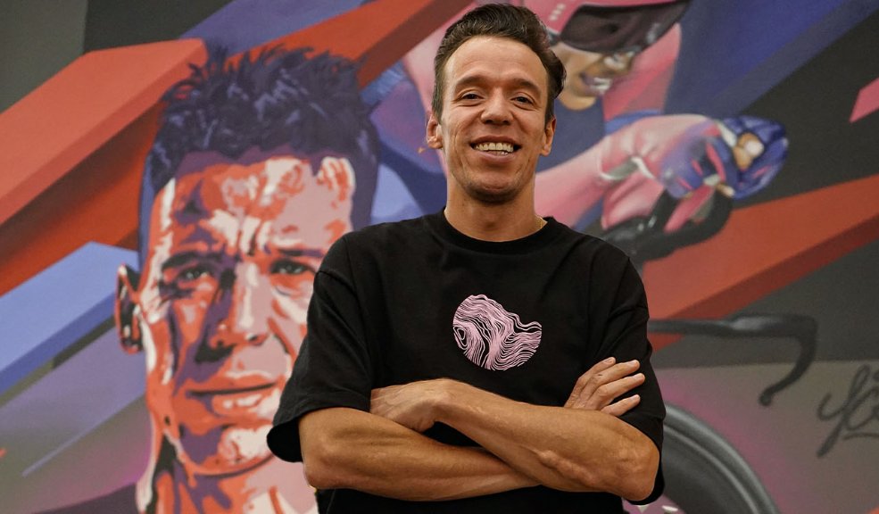 “¿Dónde están los chismosos?”: Rigo prometió revelar los chismes de la mamá de su hijo 9 “¿Dónde están los chismosos?”: Rigo prometió revelar los chismes de la mamá de su hijo La revelación del embarazo de Adriana en la novela provocó reclamos al Rigo de la vida real.