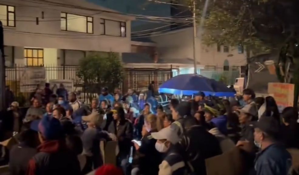 A esta hora recicladores protestan en el norte de Bogotá 1 A esta hora recicladores protestan en el norte de Bogotá Desde tempranas horas de la mañana, un grupo de recicladores se encuentra bloqueando una vía de la localidad de Chapinero. Esto es lo que exigen.