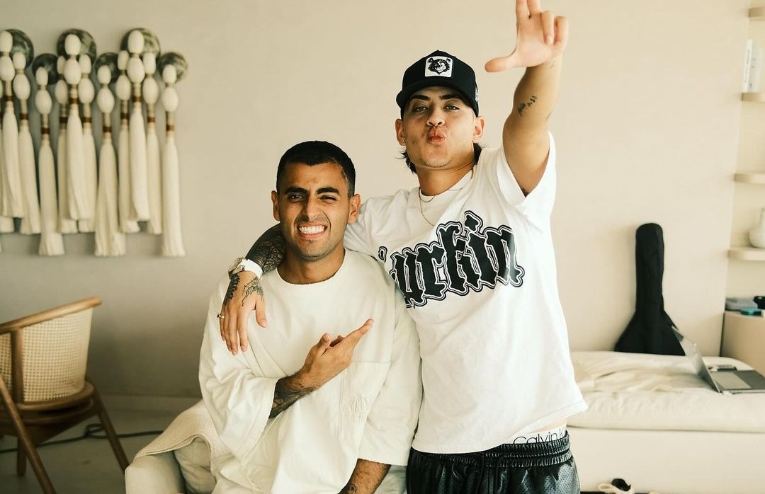 Agudelo 888 y Jhay P lanzan 'A Solas': un tributo al amor El colombiano Dj Agudelo 888 sorprendió a sus fans con su nuevo tema 'A Solas', ademas por su talento ha sido nominado como DJ del año compitiendo con artistas como Steve Aoki y Tiësto.