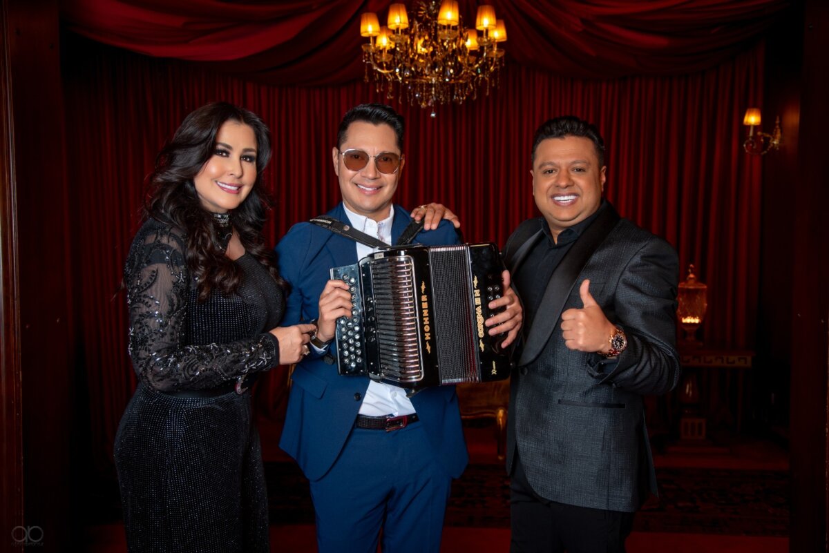 Arelys Henao y Rafael Santos contaron sus más grandes locuras En diálogo con 'La Reina de la Música Popular', Rafael Santos y el maestro Jimmy Zambrano, conocimos todo el trabajo detrás de su nueva producción musical. También, abrieron sus corazones para contar algunas anécdotas y vivencias que los han marcado.