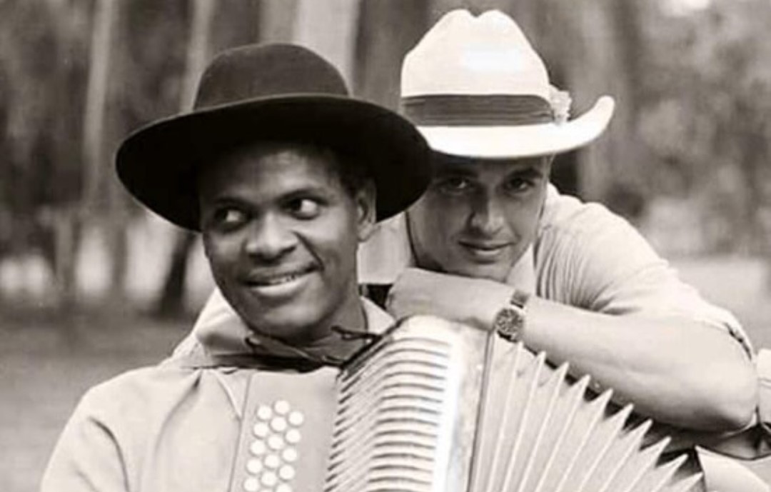Así despiden los famosos al gran Ómar Geles 1 Así despiden los famosos al gran Ómar Geles Tras conocerse el fallecimiento del reconocido cantante de vallenato, Ómar Geles, varios artistas y colegas se pronunciaron lamentando su muerte y recordando su legado.