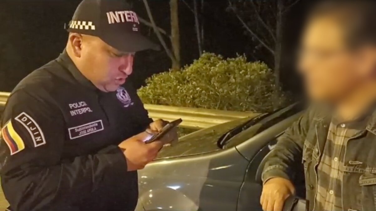 Así operaba el 'Monstruo del Tequendama', presunto abusador de menores buscado por Interpol El 'Monstruo del Tequendama', de nacionalidad colombiana, era buscado por la Interpol, pues es señalado de abusar menores de edad y suministrar material pornográfico a pederastas en Estados Unidos y otras partes del mundo. El sujeto fue capturado en la vía que conduce de Bogotá a Mesitas.