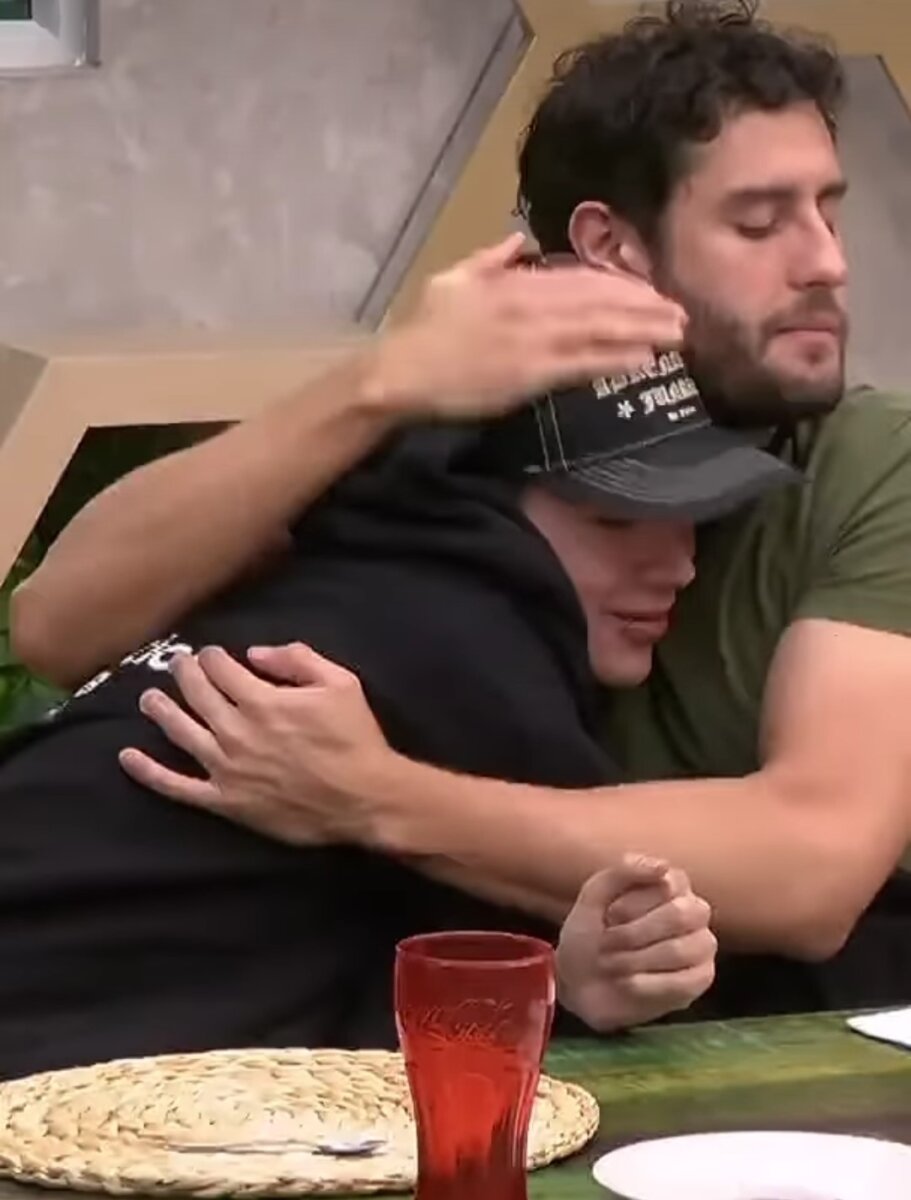 Camilo Pulgarin reveló que se sintió atraído por Sebastián En entrevista con Juan Camilo Pulgarin, nos contó cómo se sintió tras la salida de Isabella y si hubo un gusto por Sebastián González.