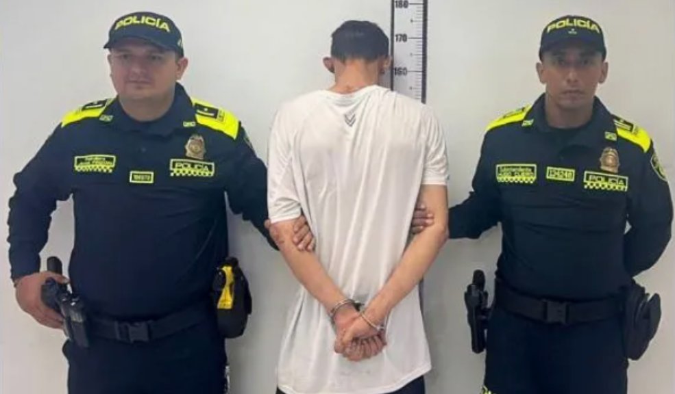 Capturan a hombre que asesinó a puñal a su hijastro de un año El hombre hirió a su pareja sentimental y mató al bebé.