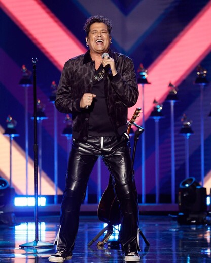 Carlos Vives será el tercer colombiano homenajeado en los Latin Grammys 1 Carlos Vives será el tercer colombiano homenajeado en los Latin Grammys Tras más de 30 años de su proyecto junto a La Provincia, Carlos Vives será el Personaje del Año 2024 en la próxima entrega de los Latin Grammy.