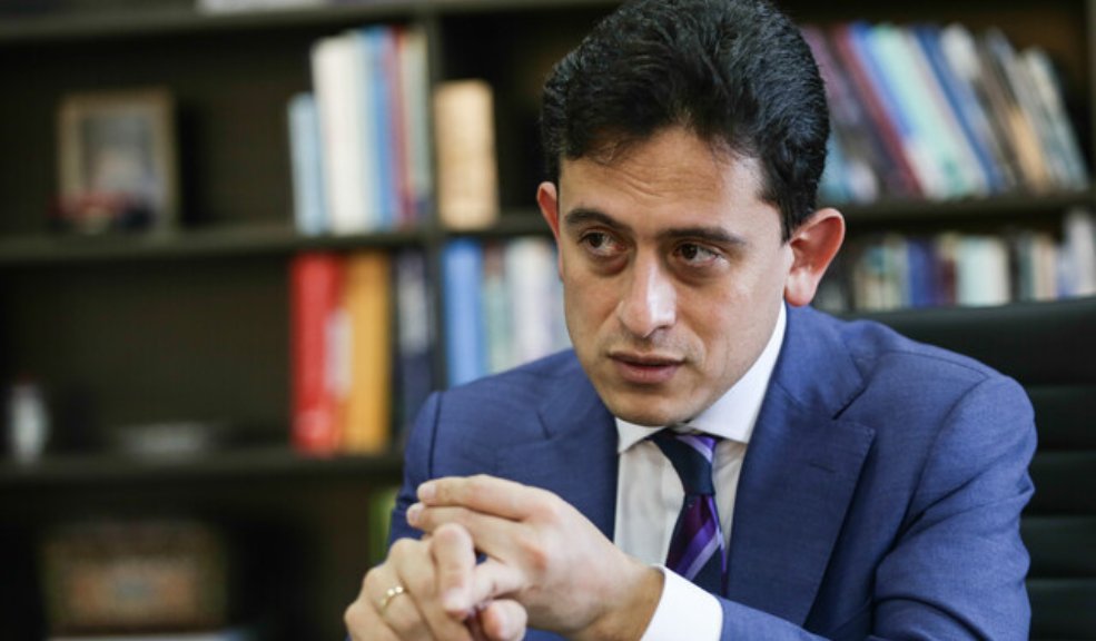 Confirman salida del director de la Dian: este es su reemplazo Luego de varios rumores sobre la salida de Luis Carlos Reyes de la Dirección de Impuestos y Aduanas Nacionales (DIAN), en la tarde de hoy se confirmó su salida y hasta quien sería su reemplazo.
