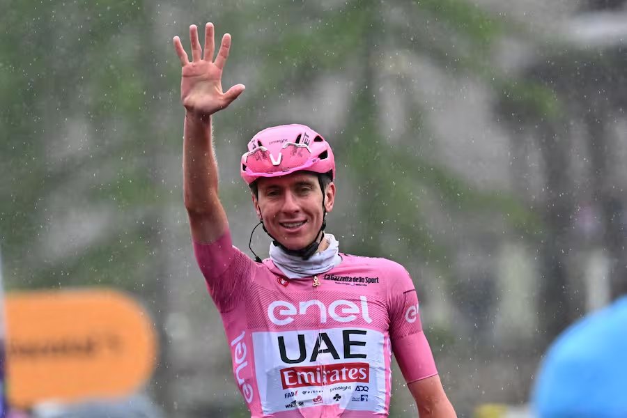 EN VIDEO: Así se coronó 'Dani' Martínez como subcampeón del Giro de Italia 2024 El soachuno Daniel Martínez se sumó a la lista de colombianos que han destacado en esta competencia.
