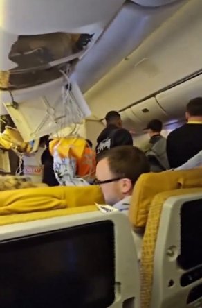 EN VIDEO: Un muerto y varios heridos por “fuertes turbulencias” en un vuelo Una persona perdió la vida y un número indeterminado resultaron heridas este martes cuando un avión de la aerolínea Singapur Airlines que volaba de Londres a Singapur fue sacudido por “fuertes turbulencias”, informa la compañía.