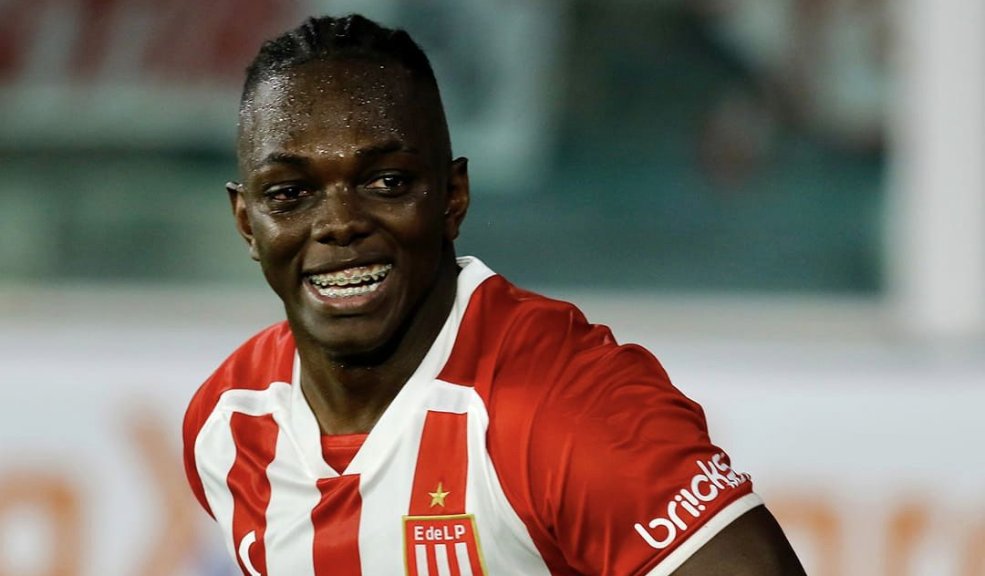 Edwuin Cetré: un 'Brownie' que deleita en el fútbol de Argentina 2 Edwuin Cetré: un 'Brownie' que deleita en el fútbol de Argentina El extremo colombiano, Edwuin Cetré, es la sensación en el fútbol argentino, pues es el pilar del ataque de Estudiantes de La Plata, que este domingo buscará consagrarse campeón de la Copa de la Liga. Así logró destacarse.