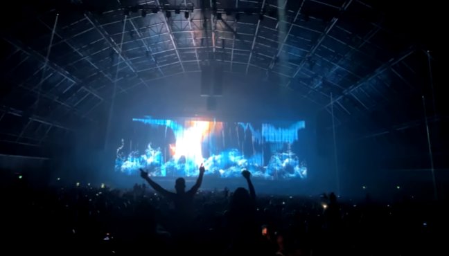 El Dj Eric Prydz trae su show 'Holo' por primera vez a Bogotá Tras de recorrer las ciudades más importantes del mundo, el DJ sueco Eric Prydz llega a Colombia para presentar su espectáculo 'HOLO'. El evento tendrá lugar en el Coliseo Medplus el próximo 5 de octubre.'